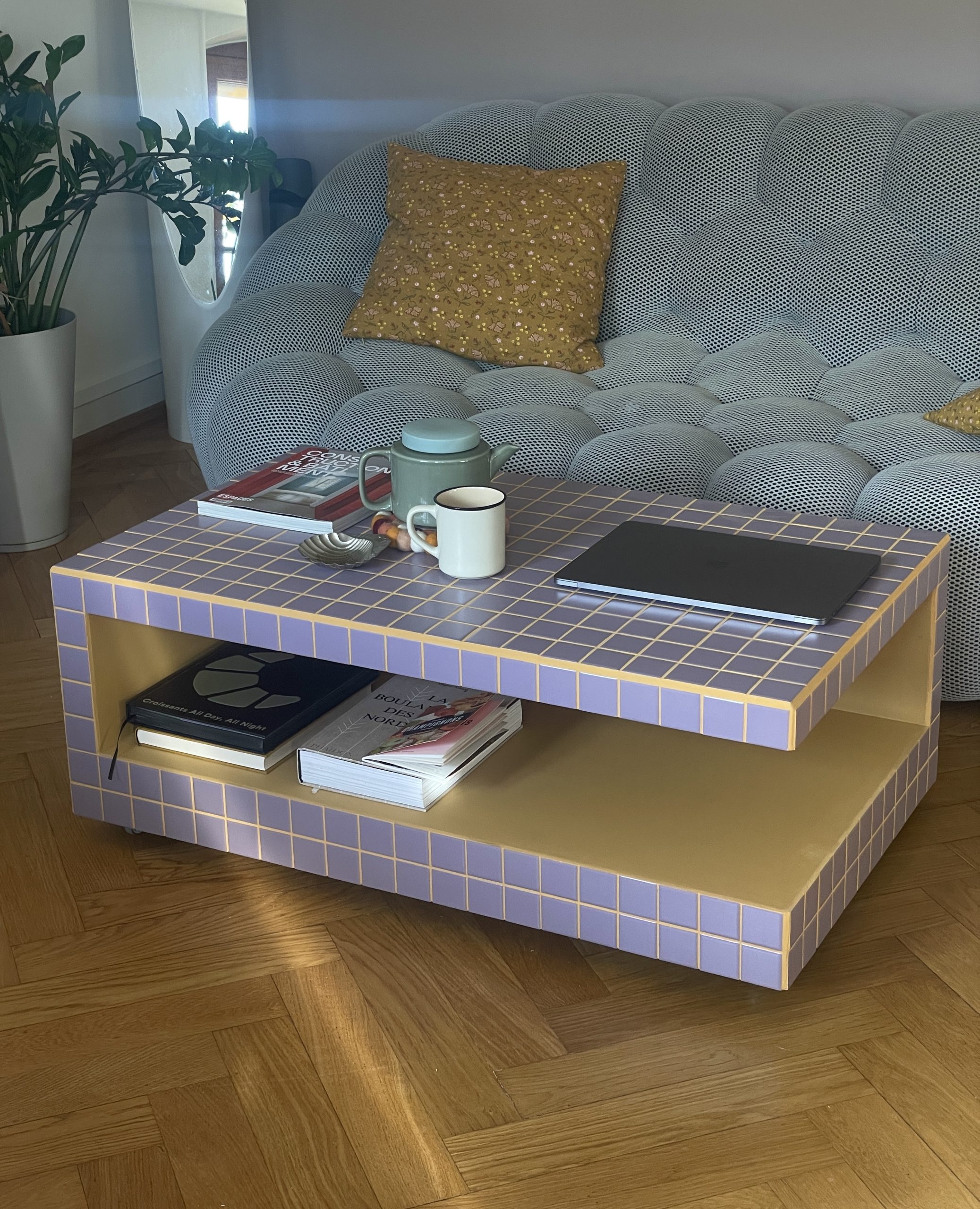 COFFEE TABLE